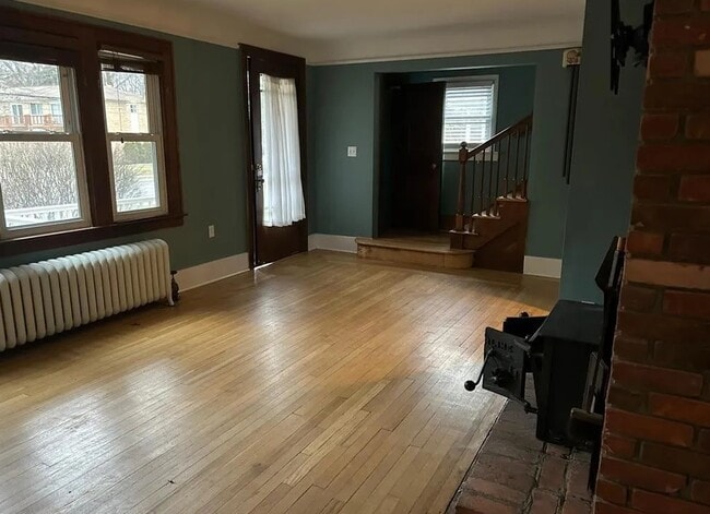 Building Photo - 613 E Lincoln Ave