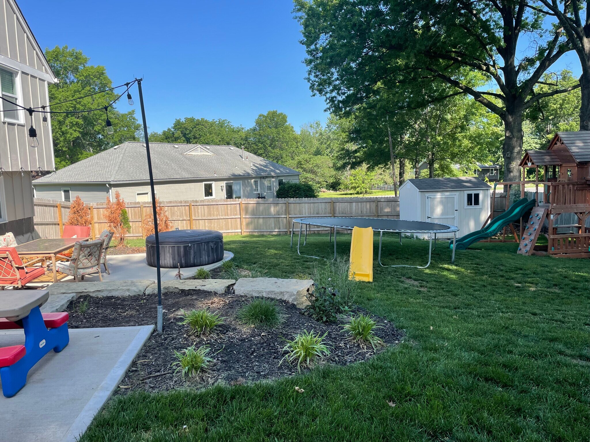 Great entertaining space - 1003 SW Ingleside Pl