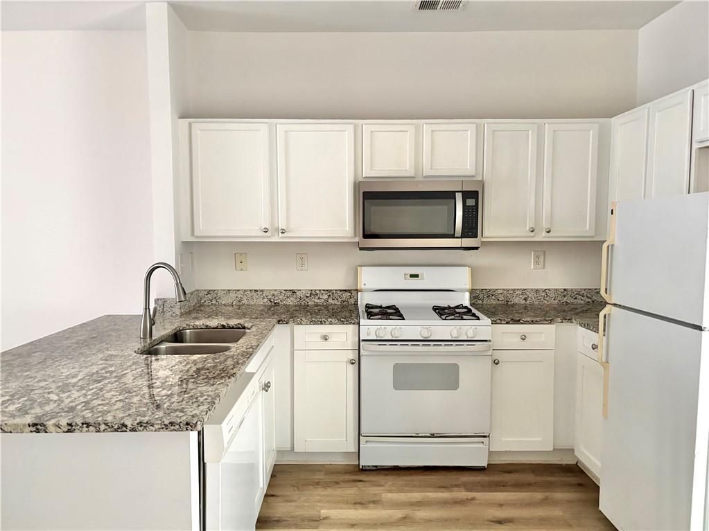 Building Photo - 1581 Cove Creek Cir