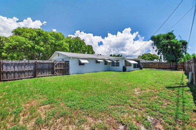 Building Photo - 3629 Bedford St