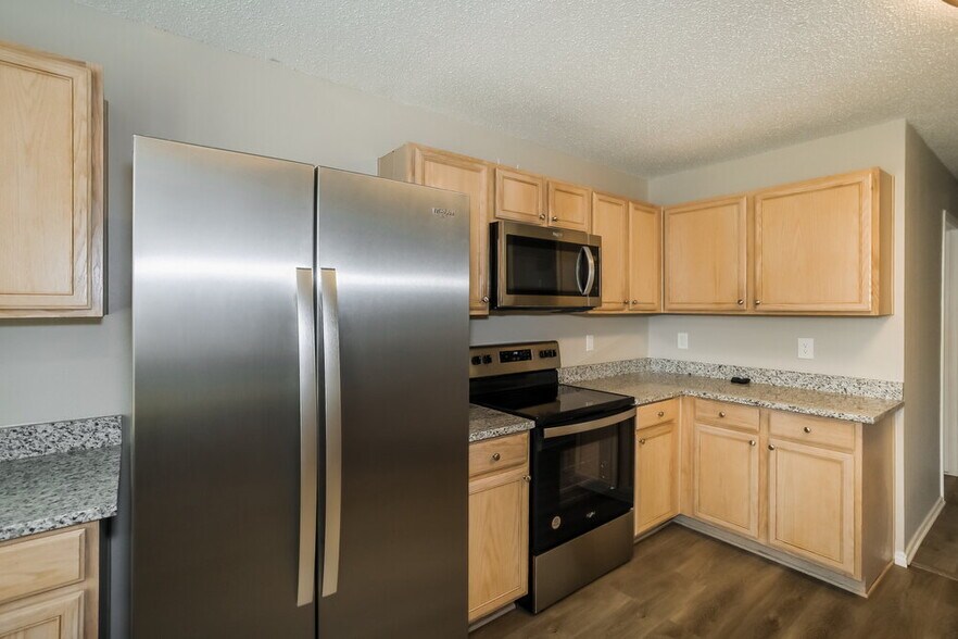 Building Photo - 1824 Lariat Dr