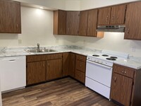 Building Photo - Immaculate Updated 2 Bedroom with 1 Bath w...
