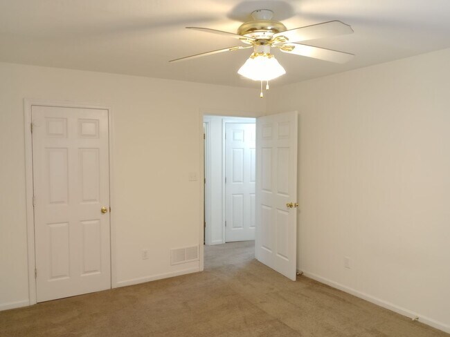 Building Photo - 1720-1722-1722 Juniper Dr