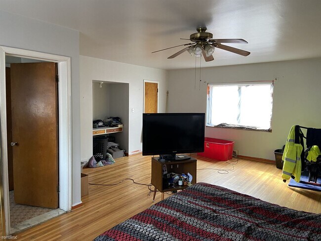 Building Photo - 3 br, 2.5 bath House - 17134 Sunderland Rd