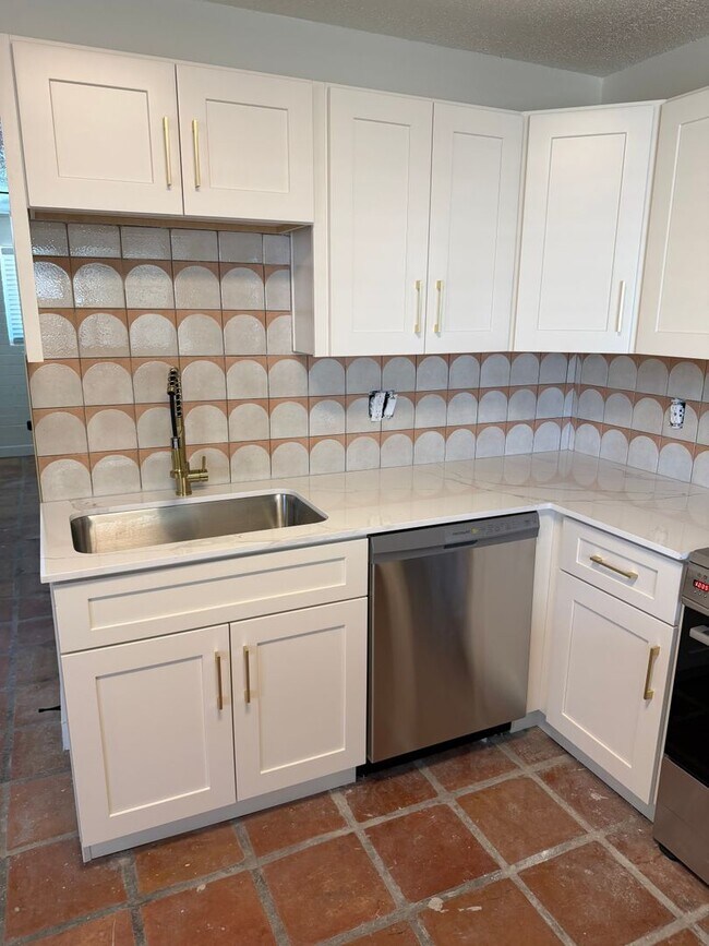 Building Photo - 817 S Melody Ln