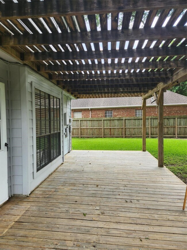 Building Photo - 14562 Oak Chase Dr