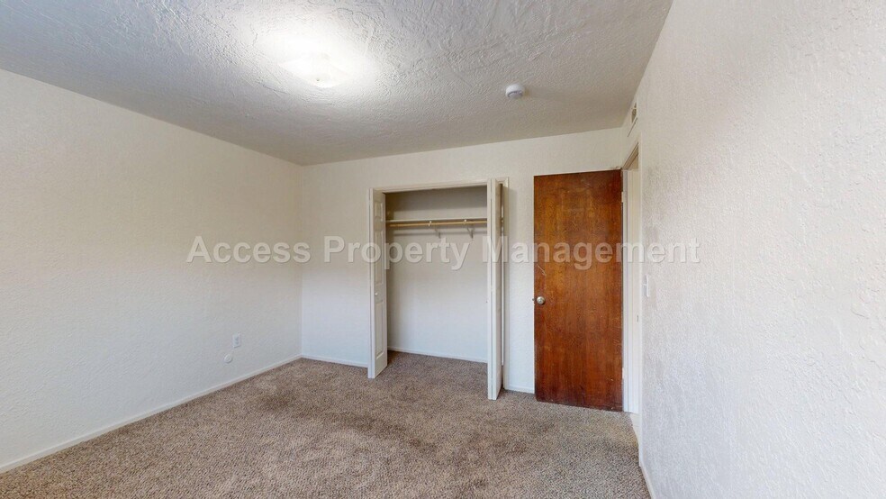 Building Photo - 709 2nd St