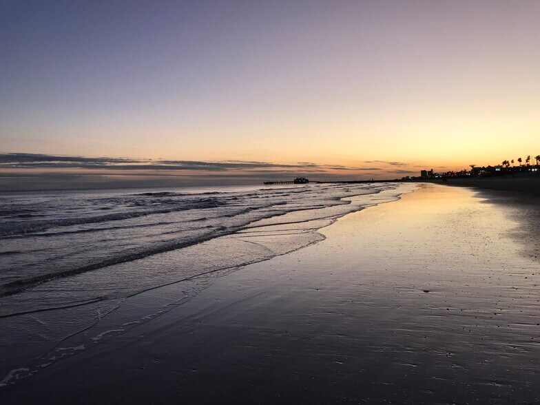 #B. Beach is 4 blocks from unit. 4408 Avenue S 1/2, Galveston, Tx 77550 - 4408 Avenue S 1/2
