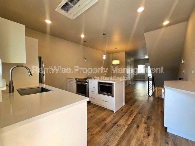 Building Photo - 3541 N Waterhouse Ln