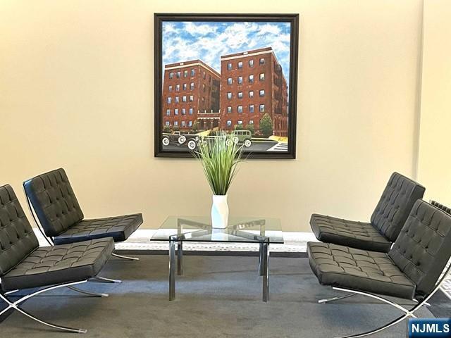 Building Photo - 855 Broad St