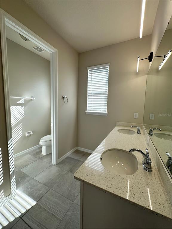 Building Photo - 2516 Annacella Ave