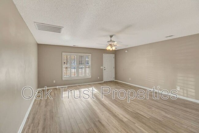 Building Photo - 196 Wildberry Ln