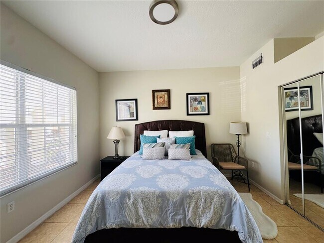 Building Photo - 3604 54th Dr W