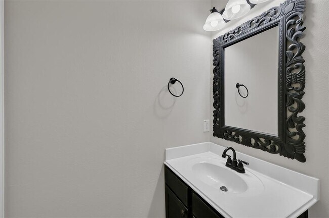 Building Photo - 946 Fife Dr