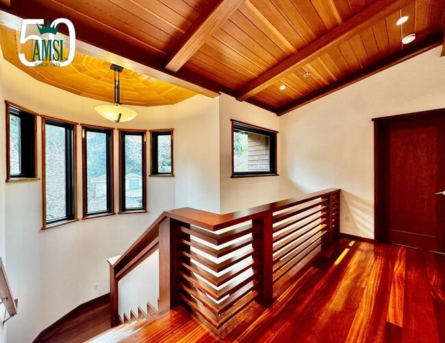 Building Photo - Private. Polished. Perfectly Larkspur.