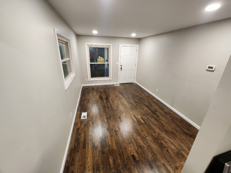 Building Photo - 2083 E Schumacher St