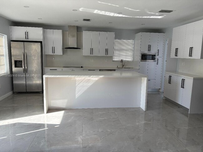 Building Photo - 6865 SW 42nd St