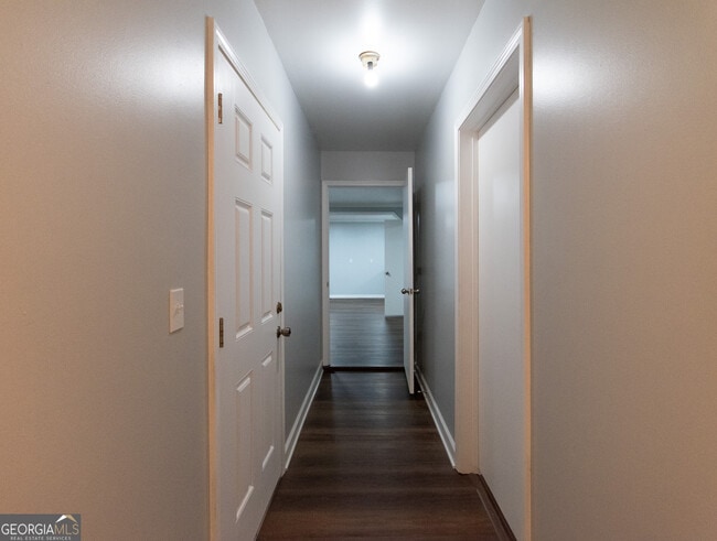 Building Photo - 7971 Roosterville Rd