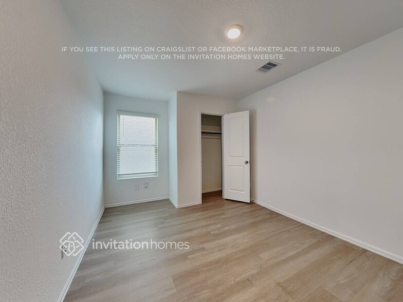 Building Photo - 18735 Mercer Fls Dr