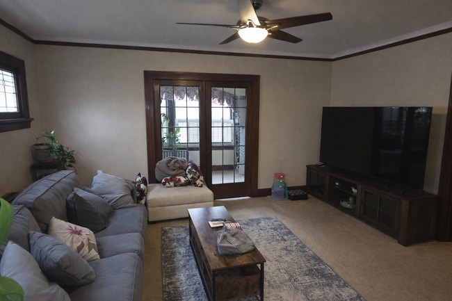 Building Photo - 3 bedroom Cudahy lower