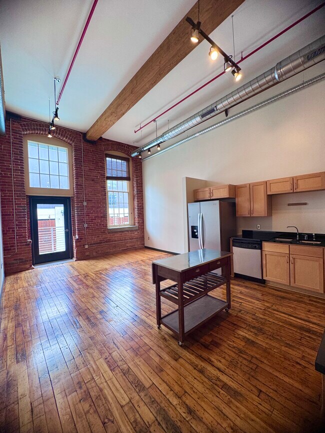 Building Photo - 1350 Rosa L Parks Blvd