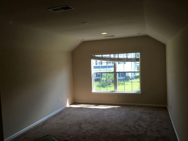 Building Photo - 4 Bedroom 2 Bath House in Grand Oaks Plant...