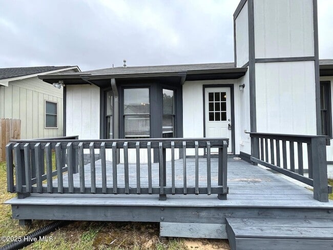 Building Photo - 5721 Randleman St