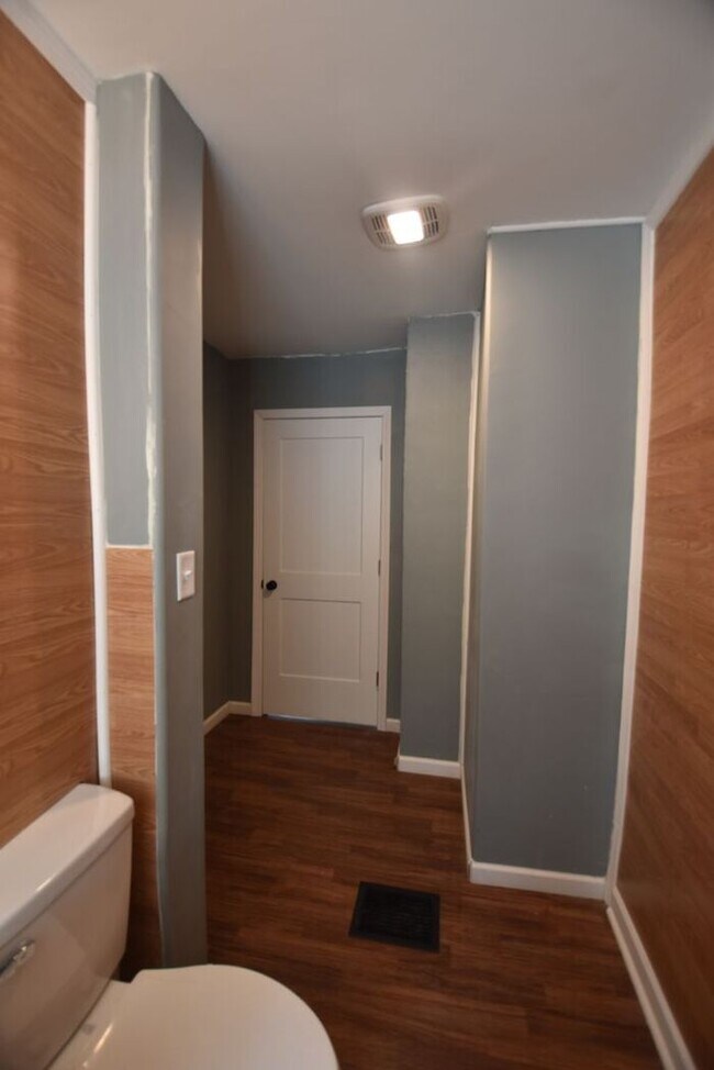 Building Photo - Mishawaka- near Bethel University, shoppin...