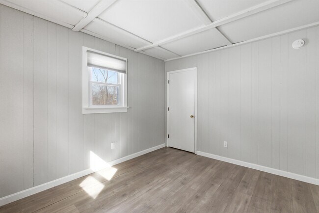 Building Photo - 25 Hilltop Dr