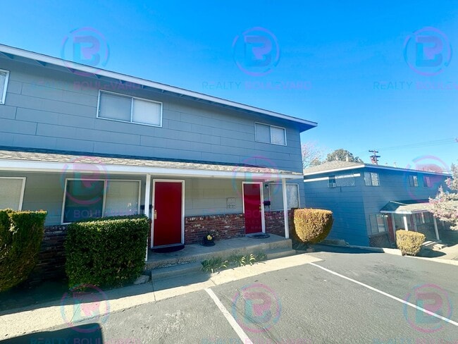 Building Photo - Delightful One-Bedroom + Office Near Idlewild Park