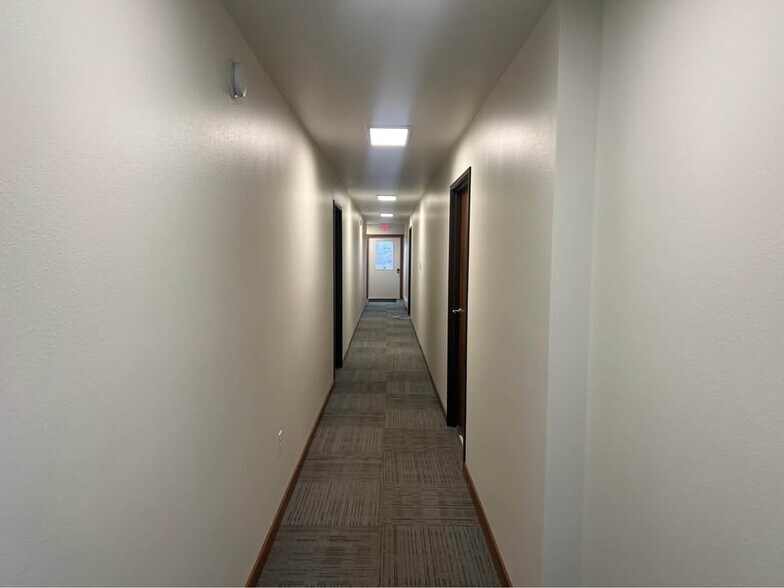 Building Photo - 303 S Commercial St