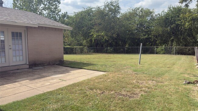 Building Photo - 1415 Wisteria Way