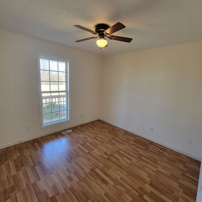 Building Photo - 3 Bedroom, 2 Bathroom-Updated-Rental-Cooke...