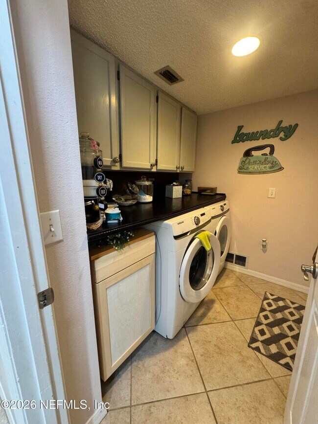 Building Photo - 12341 Glenn Hollow Dr