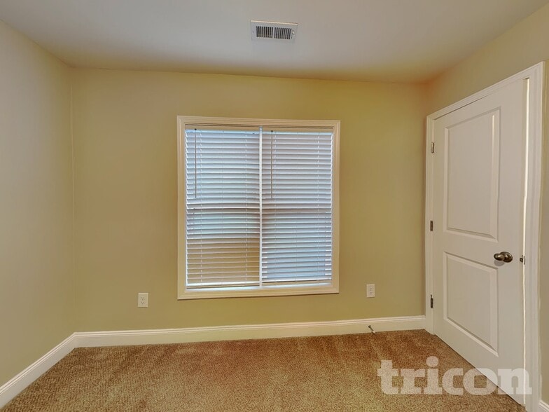 Building Photo - 100 E Goodwin Chase Ln