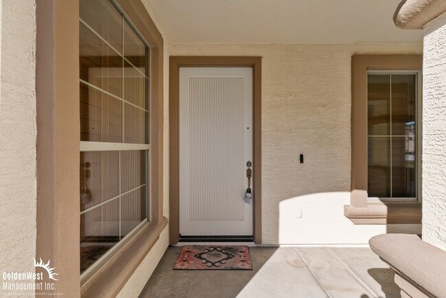 Building Photo - Beautiful 4Bdm 2.5Ba Tuscan-Inspired Home Located in the Norterra Area of Phoenix!