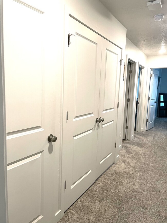 Building Photo - 14962 S Soft Whisper Wy