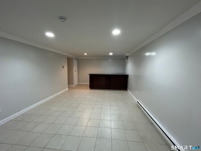 Building Photo - 14 Normandy Dr