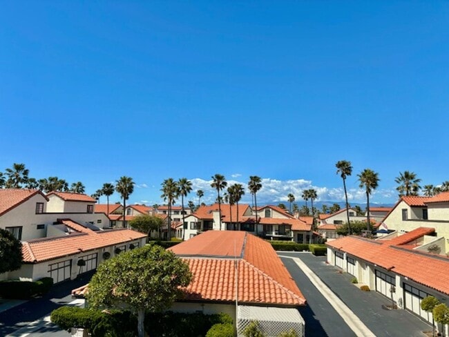 Building Photo - The Colony | Oxnard | 2 Bedroom + 2 Bathroom + Loft