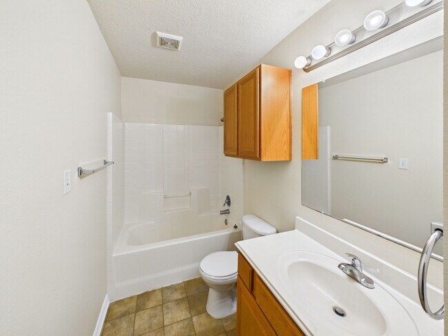 Building Photo - 1001 Krenek Tap Rd