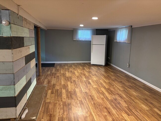 Building Photo - 11 Eden Glen Ave