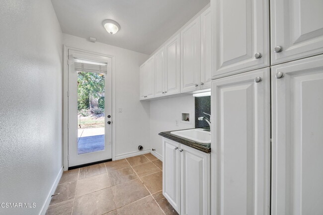 Building Photo - 765 Coral Ridge Ct