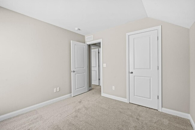 Building Photo - 441 Friendly Ave