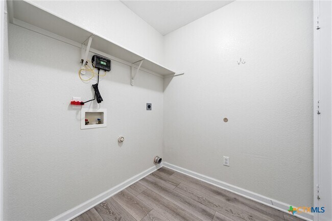 Building Photo - 5304 Oster Dr