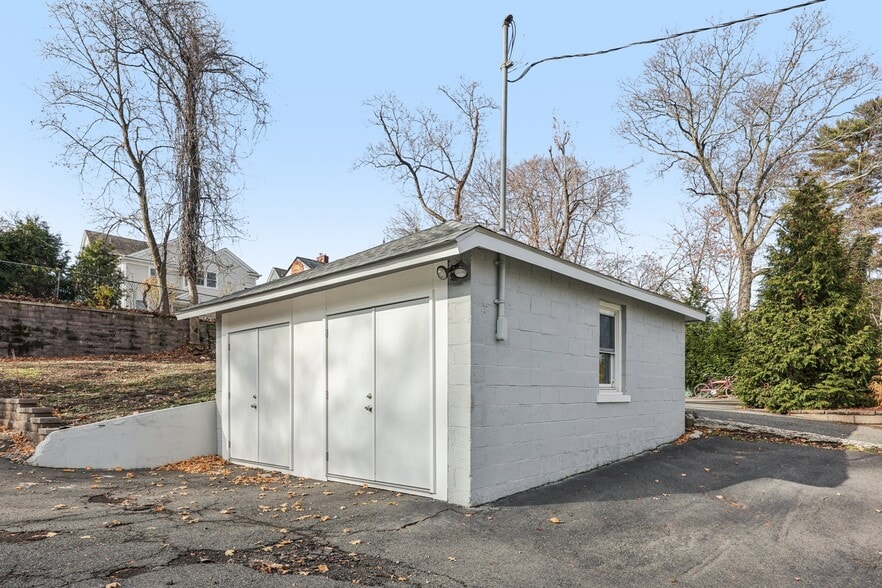 Building Photo - 144 Union St