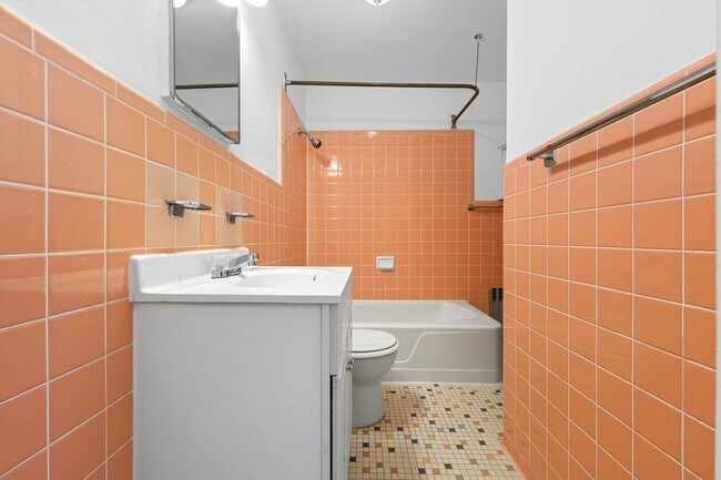 Building Photo - 165 Park Ave