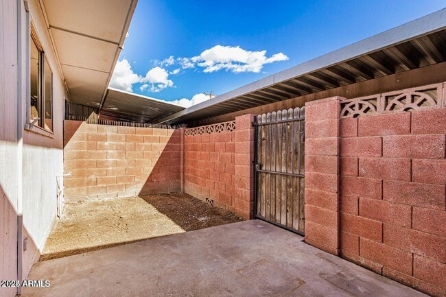 Building Photo - 6812 N 35th Ave