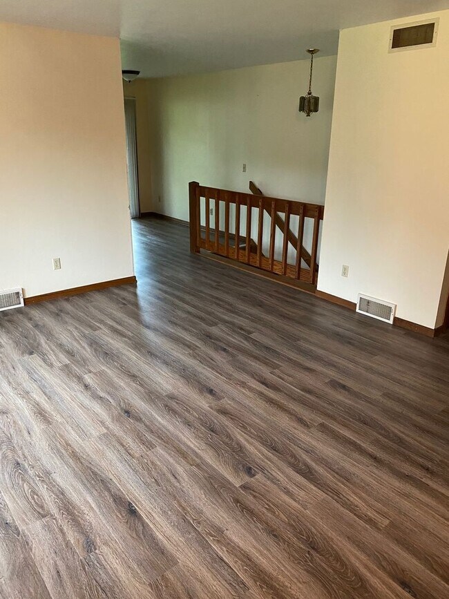 Building Photo - (578) - 2291-2293 White Oak Trail