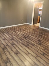 Building Photo - 240 Oakley Dr