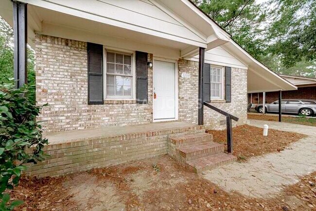 Building Photo - 1209 Hemlock St